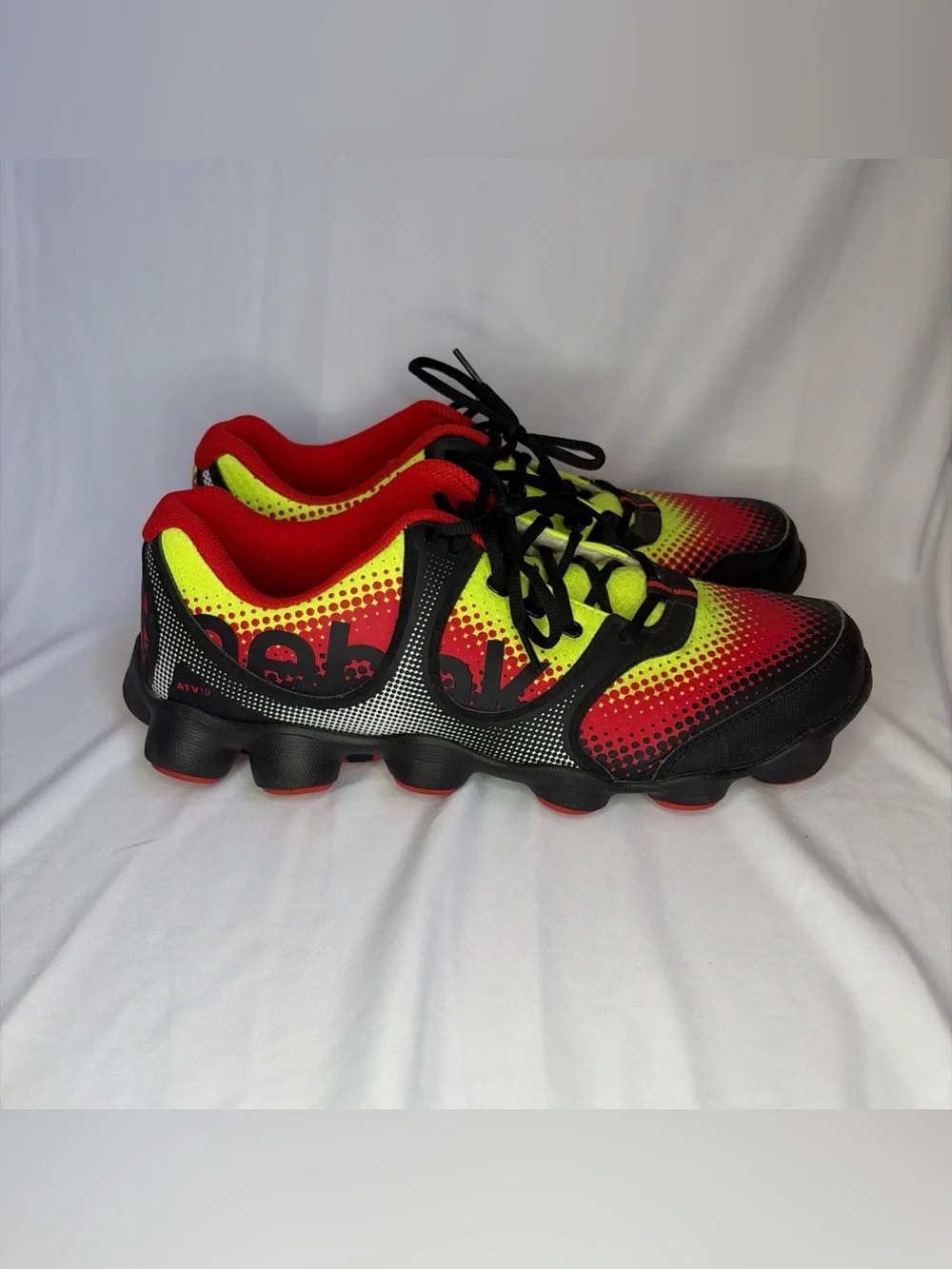 RARE Reebok ATV  19 Sonic Rush M40630 Mens Size 12 Running Shoe Red Black Neon